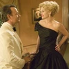 Cặp đôi Tom Hanks và Julia Roberts trong phim “Larry Crowne” (Nguồn: Internet)