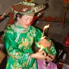 Bảo tàng Phụ nữ Việt Nam trưng bày hiện vật và hình ảnh văn hóa tín ngưỡng Hầu đồng. (Ảnh minh họa: Xuân Mai/Vietnam+)