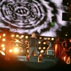 Thủ lĩnh Trần Lập của ban nhạc Bức tường trong đêm diễn bùng nổ ở Hà Nội tối 29/12/2012. (Nguồn ảnh: BTC)