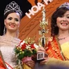 Hai đại diện của Việt Nam sẽ tham dự Mrs World Pageant 2009: Hoàng Thị Yến (phải) và Nguyễn Thị Thu Hà. (Ảnh: TT&VH).