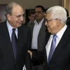 Tổng thống Palestine Mahmud Abbas (phải) gặp Đặc phái viên Mỹ về Trung Đông George Mitchell ngày 8/3. (Ảnh: AFP/TTXVN).