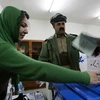 Người dân Iraq bỏ phiếu tại một điểm bầu cử ở thành phố Sulaimaniyah. (Ảnh: AFP/TTXVN).