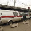 Chở người bị thương tới các bệnh viện cấp cứu. (Nguồn: Nhóm phóng viên TTXVN tại Mátxcơva). 
