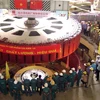 Lắp đặt rotor Nhà máy thủy điện Sêrêpốk 3. (Ảnh: V.Dũng/Vietnam+)