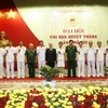 Chủ tịch Quốc hội Nguyễn Phú Trọng chụp ảnh lưu niệm với các đại biểu. (Ảnh: Trí Dũng/TTXVN).