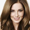 Cheryl Cole quảng cáo cho loạt sản phẩm nước dưỡng tóc “Elnet.” (Ảnh: Internet).
