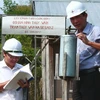 Kỹ sư Việt Nam đánh giá dữ kiện địa hình dự án thủy điện Hạ Sê San 2 tại tỉnh Stung Treng, Campuchia. (Ảnh minh họa: Ngọc Hà/TTXVN).