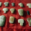 Các cổ vật có niên đại hàng nghìn năm phát hiện tại Sơn La. (Ảnh: Nguyễn Công Hải/TTXVN).