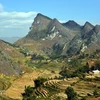 Những "bức tường" núi đá trên cao nguyên Đồng Văn, Hà Giang. (Ảnh: Thanh Hà/TTXVN)