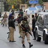 Các lực lượng an ninh Pakistan ở Karachi. (Nguồn: AFP)