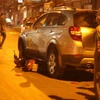 Ôtô "điên" chỉ dừng lại sau khi đâm nát một xe máy khác trên phố Khâm Thiên. (Nguồn: Internet)