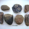 Công cụ đá của người nguyên thủy phát hiện tại Thẳm Thinh, thôn Chợ Lèng, xã Quảng Khê. (Nguồn: Báo Bắc Kạn)