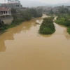 Trước đây dòng sông Hiến chảy qua thị xã Cao Bằng luôn đục ngầu vì "quặng tặc". (Nguồn: VTC News)