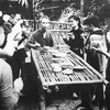 Bữa cơm của Bác Hồ và các chiến sỹ tại Tân Trào. (Nguồn: QĐND)