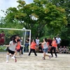 Sinh viên Việt Nam tại Hàn Quốc thi đấu bóng đá. (Ảnh: Việt Cường/Vietnam+)