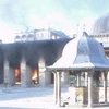 Lửa bốc cháy trong khu vực đền thờ Umayyad ở Aleppo. (Nguồn: Reuters)