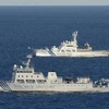 Tàu tuần duyên Nhật (trên) bám theo tàu hải giám 51 của Trung Quốc trên vùng biển gần quần đảo Senkaku/Điếu Ngư ngày 14/9. (Nguồn: Reuters)