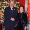 Phó Chủ tịch nước Nguyễn Thị Doan đón ngài Danilo Astori. (Ảnh: Thống Nhất/TTXVN)
