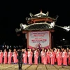 Dàn hợp xướng của Trường Đại học sư phạm nghệ thuật trung ương Việt Nam biểu diễn tại Nhà Kèn. (Ảnh: Thanh Hà/TTXVN)