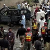 Hiện trường một vụ đánh bom ở Peshawar, Pakistan. (Nguồn: CBS News)