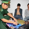 Tang vật một vụ buôn ma túy bị bắt giữ. (Ảnh: Văn Đức/Vietnam+)