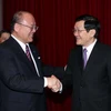 Chủ tịch nước Trương Tấn Sang tiếp nguyên Chủ tịch Liên minh Nghị sỹ hữu nghị Nhật-Việt. (Ảnh: Nguyễn Khang/TTXVN)