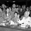 Hồ Chủ tịch nói chuyện với các đại biểu dự Đại hội thi đua thanh niên xung phong chống Mỹ cứu nước toàn miền Bắc tháng 1/1967. (Ảnh tư liệu. Nguồn: TTXVN) 
