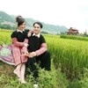 Nhiều xu hướng chụp ảnh cưới mới được các bạn trẻ lựa chọn (Ảnh: PV/Vietnam+)