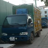 Chiếc xe chở gà lậu bị bắt giữ (Ảnh: Sơn Bách/Vietnam+)