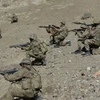 Quân đội Pakistan trong một đợt truy quét quân Taliban tại Kot Kai, Waziristan. (Ảnh: AP)