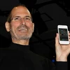 Giám đốc điều hành Apple, ông Steve Jobs giới thiệu iPhone 4. (nguồn: Getty images)
