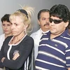 Maradona và vợ cũ Claudia Villafañe. (Nguồn: Telegraph)