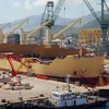 Hoàn thiện tàu 56.000DWT tại nhà máy đóng tàu Hyundai Vinashin. (Ảnh minh họa. Hồng Kỳ/TTXVN)