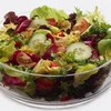 Nên ăn salad kèm với dầu giấm. (Nguồn: Internet)