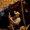 Công nhân làm việc tại mỏ vàng ở gần El Callao. (Ảnh minh họa. Nguồn: Reuters)