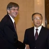 Ủy viên Quốc vụ Trung Quốc Đới Bỉnh Quốc (phải) và Thứ trưởng Ngoại giao Mỹ James Steinberg thăm Trung Quốc. (Nguồn: AP)