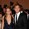 Jude Law và Sienna Miller. (Nguồn: Getty images)