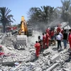 Cảnh tàn phá sau vụ không kích của NATO tại thành phố Sebrata, Libya. (Ảnh: THX/TTXVN)