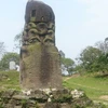 Cột trụ đá chùa Dạm. (Nguồn: giacngo.vn)
