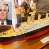 Tỷ phú người Australia Clive Palmer và mô hình tàu Titanic II. (Nguồn: relax.com.sg)