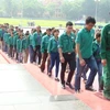 100 Học viên đạp xe xuyên Việt viếng Lăng Chủ Tịch Hồ Chí Minh. (Ảnh: Hùng Võ/Vietnam+)