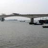 Cầu Cửa Việt. (Ảnh: TTXVN)