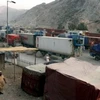 Tuyến tiếp vận đường bộ cho lực lượng NATO tại Afghanistan từ thị trấn Torkham. (Ảnh: AP)