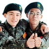 Bae Joon-hyoung (phải) và Han Ki-yeop (trái) sẽ trở thành những hạ sỹ quan “đa văn hóa” đầu tiên. (Nguồn: Quân đội Hàn Quốc)