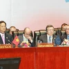 Thủ tướng Nguyễn Tấn Dũng dự Phiên họp toàn thể thứ nhất của ASEM 9. (Ảnh: Đức Tám/TTXVN)