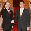 Thủ tướng Nguyễn Tấn Dũng đón Thủ tướng Dmitry Anatolyevich Medvedev. (Ảnh: Đức Tám/TTXVN)