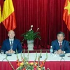 Bộ trưởng Bùi Quang Vinh và Thủ hiến vùng Wallonie-Bruxelles, ông Rudy Demotte trả lời phỏng vấn báo chí sau khi kết thúc cuộc làm việc. (Ảnh: Danh Lam/TTXVN)