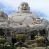 Tượng Phật Di Lặc trên đỉnh núi lớn nhất châu Á thuộc chùa Phật Lớn, huyện Tịnh Biên, tỉnh An Giang.