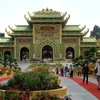 Một công trình hoành tráng nằm trong khu đền thờ Đại Nam thu hút khách ngày mở cửa miễn phí vĩnh viễn. (Ảnh: Dương Chí Tưởng/Vietnam+)