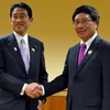 Bộ trưởng Phạm Bình Minh và Bộ trưởng Ngoại giao Nhật Bản Fumio Kishida. (Ảnh: Chí Giáp-Kim Dung/Vietnam+)